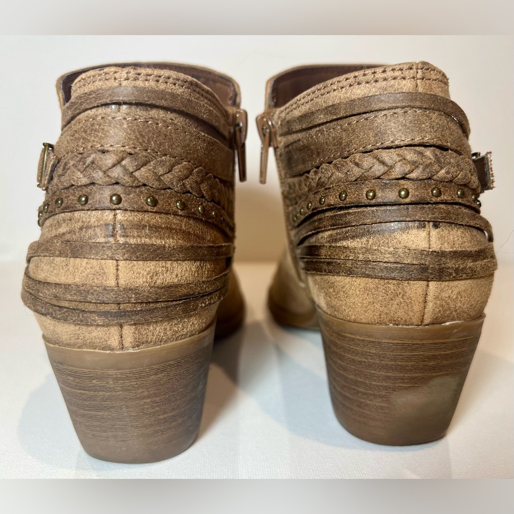 Fergalicious BRAWN Brown Tan Booties Heel Size 7 Zip Up - Picture 3 of 10